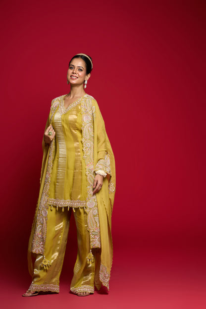 PEAR GREEN KURTA WITH CAPE AND PANTS SET