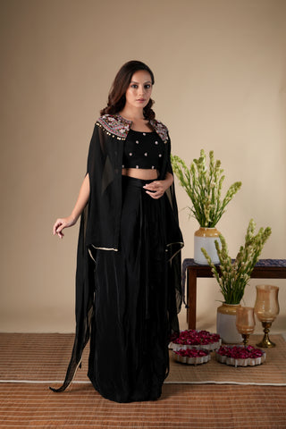 BLACK EMBROIDERED ORGANZA CAPE SET