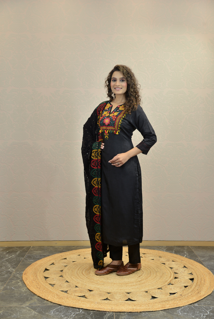 JET-BLACK EMBROIDERED KURTA SET